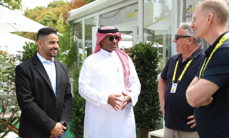 رئيس الاتحاد السعودي للدراجات يلتقي مسؤولي شركة GreenEDGE Cycling

