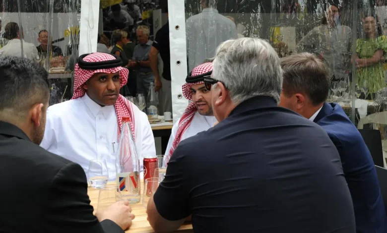 رئيس الاتحاد السعودي للدراجات يلتقي رئيس الاتحاد الدولي في باريس